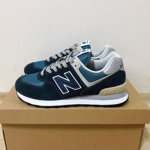 [240] 뉴발란스 574 네이비 운동화 이미지