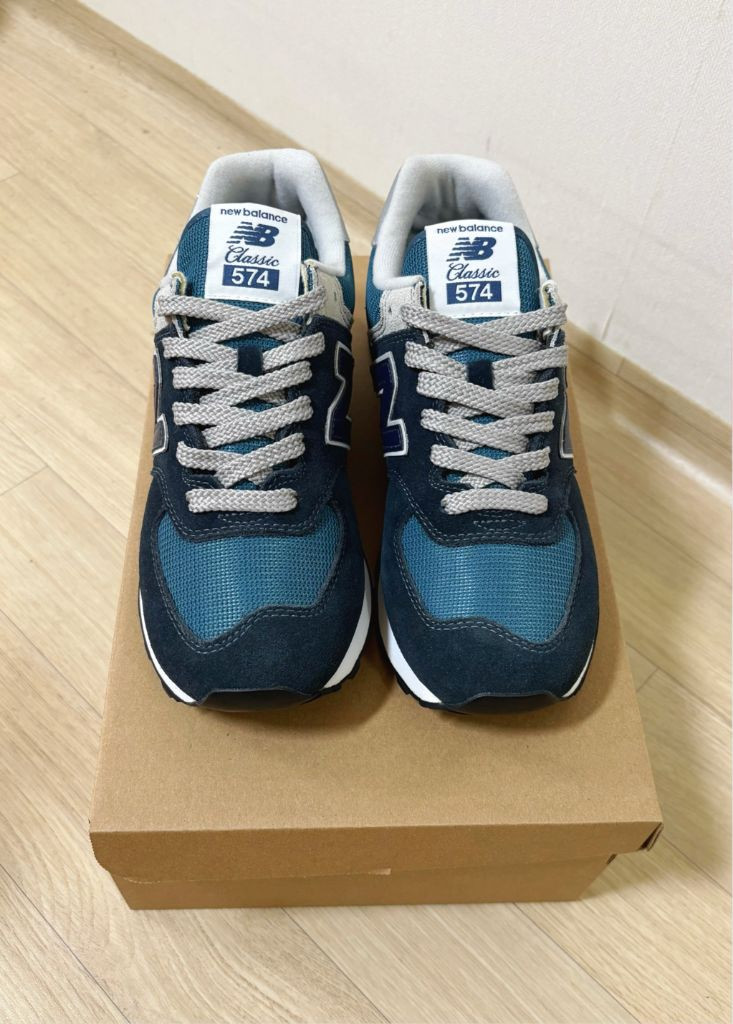 [240] 뉴발란스 574 네이비 운동화 이미지