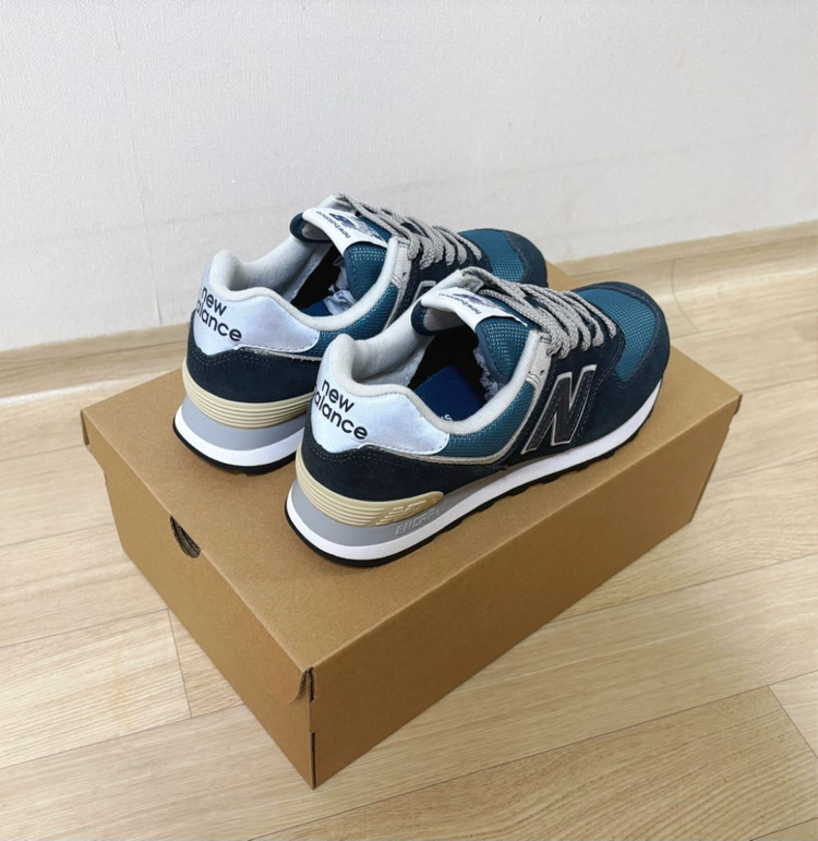 [240] 뉴발란스 574 네이비 운동화 이미지