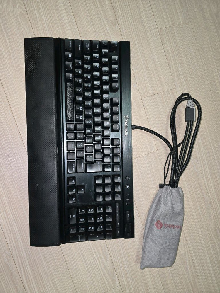 (JIS 일본어 규격)커세어 K70 LUX 적축 키보드 이미지