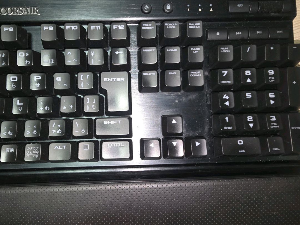 (JIS 일본어 규격)커세어 K70 LUX 적축 키보드 이미지