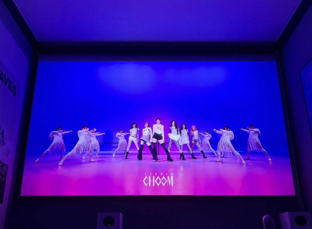 LG 시네빔 HU70LA 4K 빔프로젝터 이미지