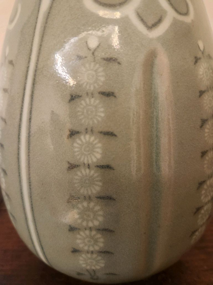 강진청자 초기작품 청자 상감 운학인화문 주병 이미지