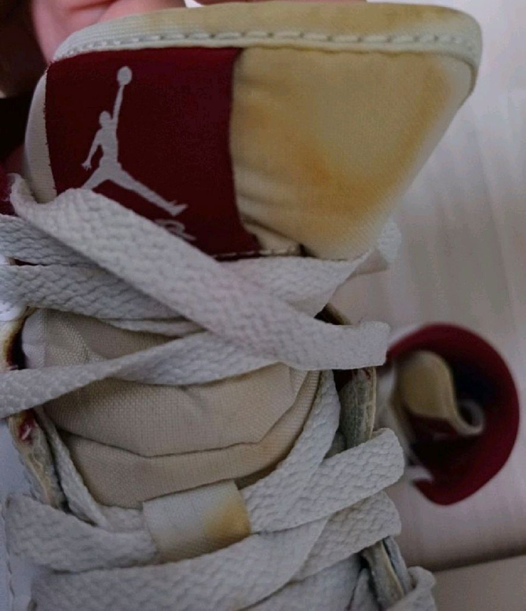 나이키 조던1 미드 챔피언쉽 레드 (W)--2