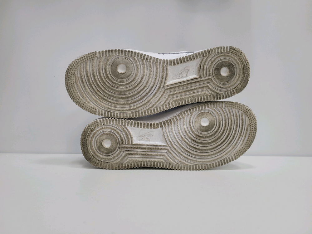 나이키 에어포스1 07로우 화이트 스니커즈 / 230사이즈--6