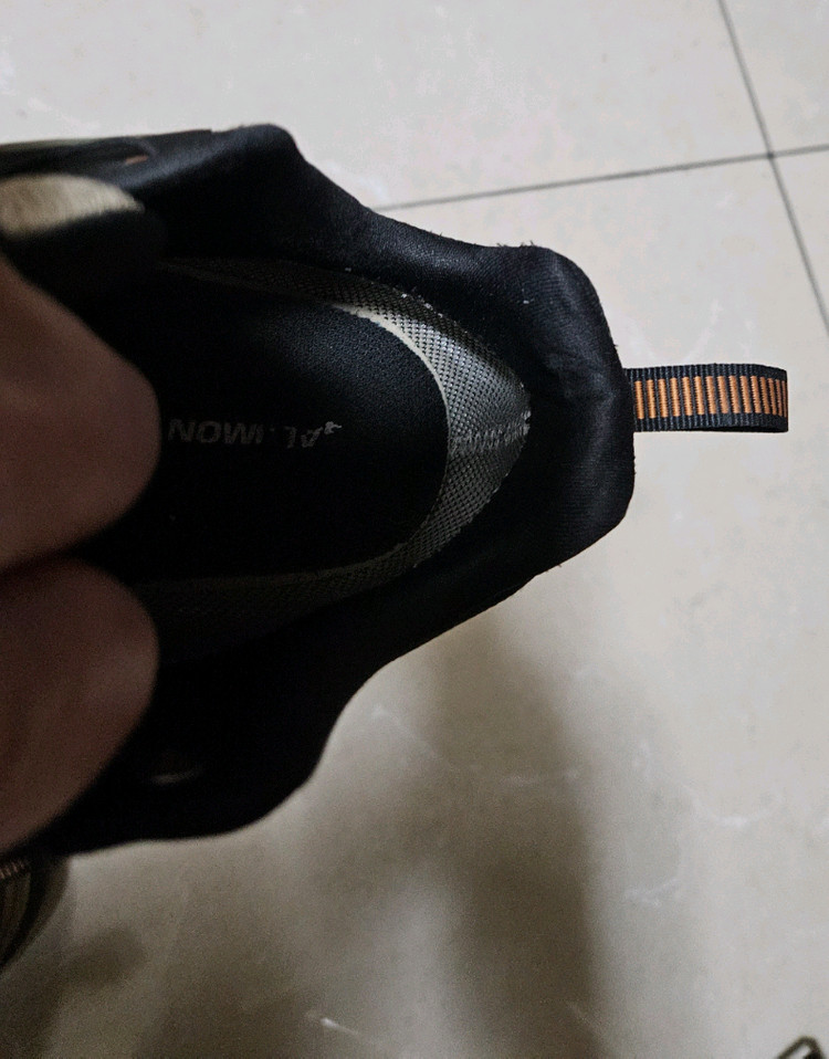 살로몬 X-ADVENTURE 사이즈 270 , 나이키 에어 휴마라 265--6