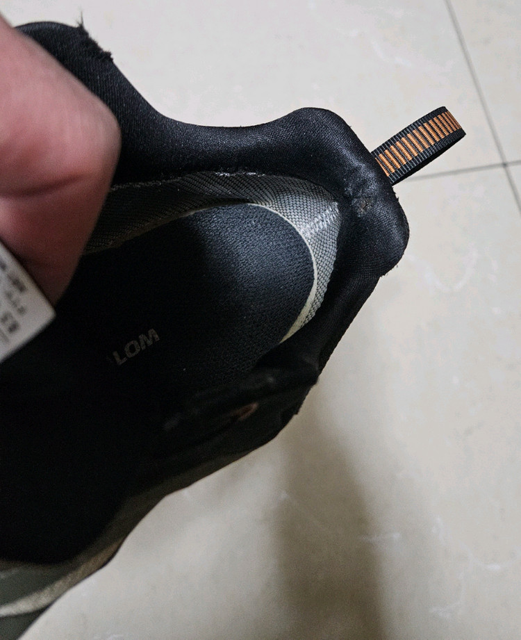 살로몬 X-ADVENTURE 사이즈 270 , 나이키 에어 휴마라 265--7