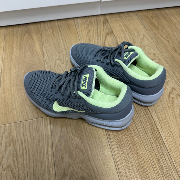 나이키 에어맥스 어드벤티지 러닝화--4