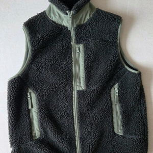 라코스테 남성 조끼 셰르파 후리스 베스트 이미지