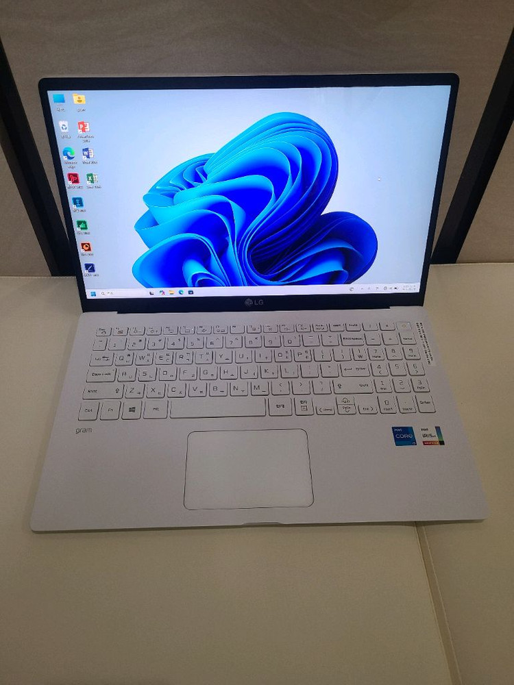 LG 그램 노트북 15ZB95N-GP50ML / 15인치 11세대 i5 / 1.1kg 초경량 / 풀구성 이미지