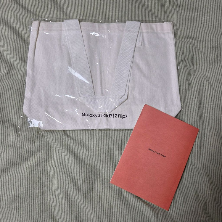 장줄리앙 협업 갤럭시 Z 플립 언폴더스 토트백 에코백 새상품 이미지