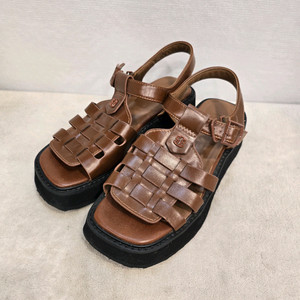 슈콤마보니 피셔맨 브라운 스트랩 플랫폼 샌들 250