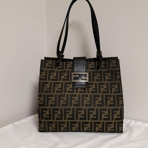 펜디 가방,토트백.(디올샤넬보테가루이비통구찌셀린느생로랑발렌시아가프라다 이미지