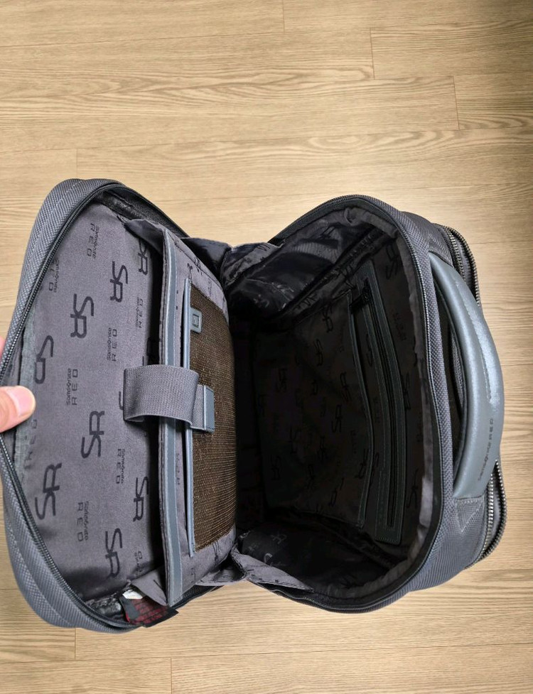 샘소나이트 레드 뉴몬트 백팩 이미지