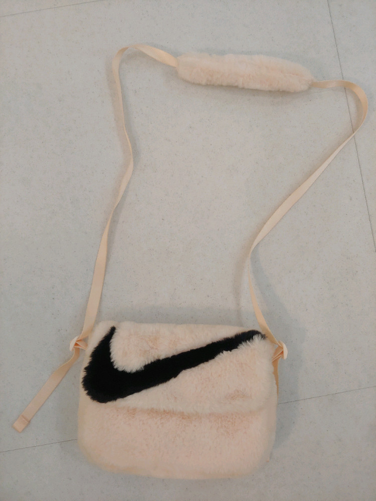 나이키 퓨추라365 퍼 크로스백--1