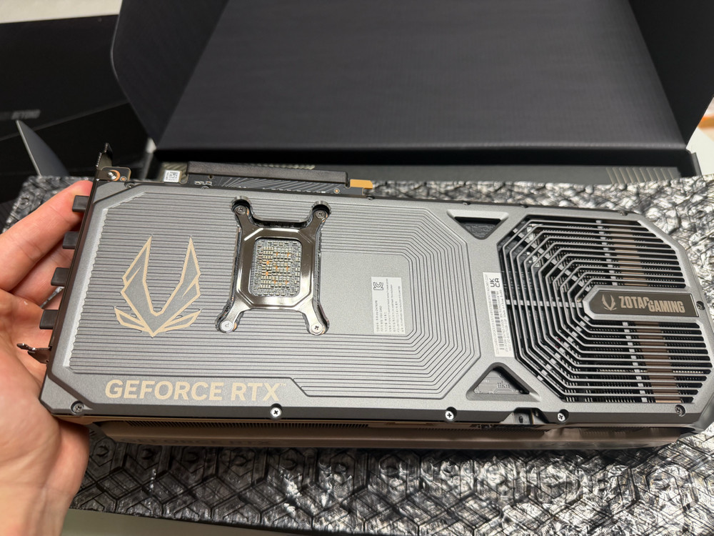 ZOTAC RTX 5070 Ti AMP Extreme INFINITY 16GB 판매합니다--3