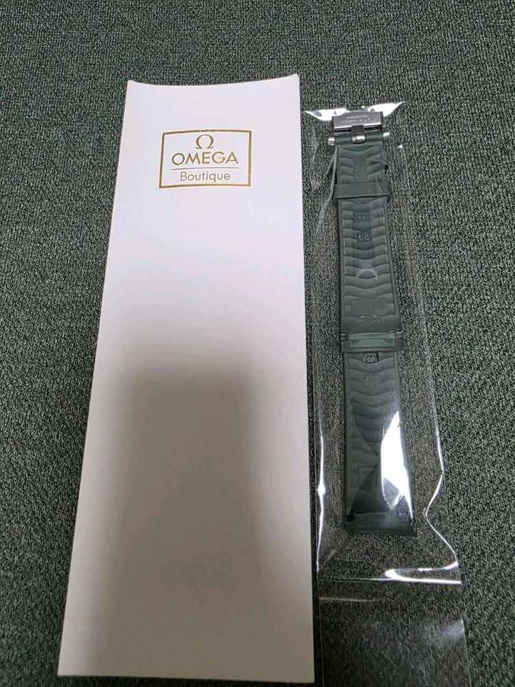 오메가 정품 씨마스터 300 그린 러버 스트랩 팔아요 이미지