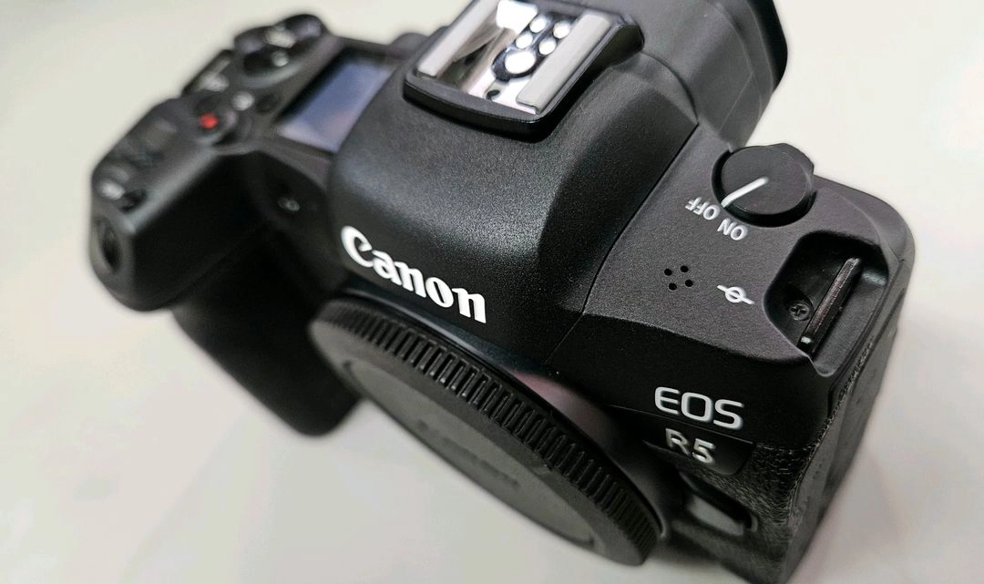 A급 > CANON 캐논 EOS R5 풀프레임 미러리스 이미지