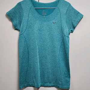 나이키(드라이핏)여성상의(L)