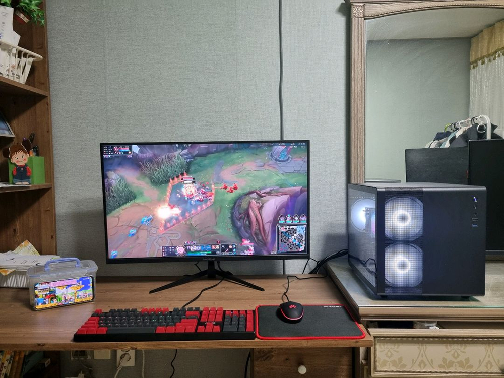 게이밍 컴퓨터세트 이미지