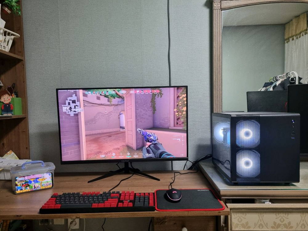 게이밍 컴퓨터세트 이미지