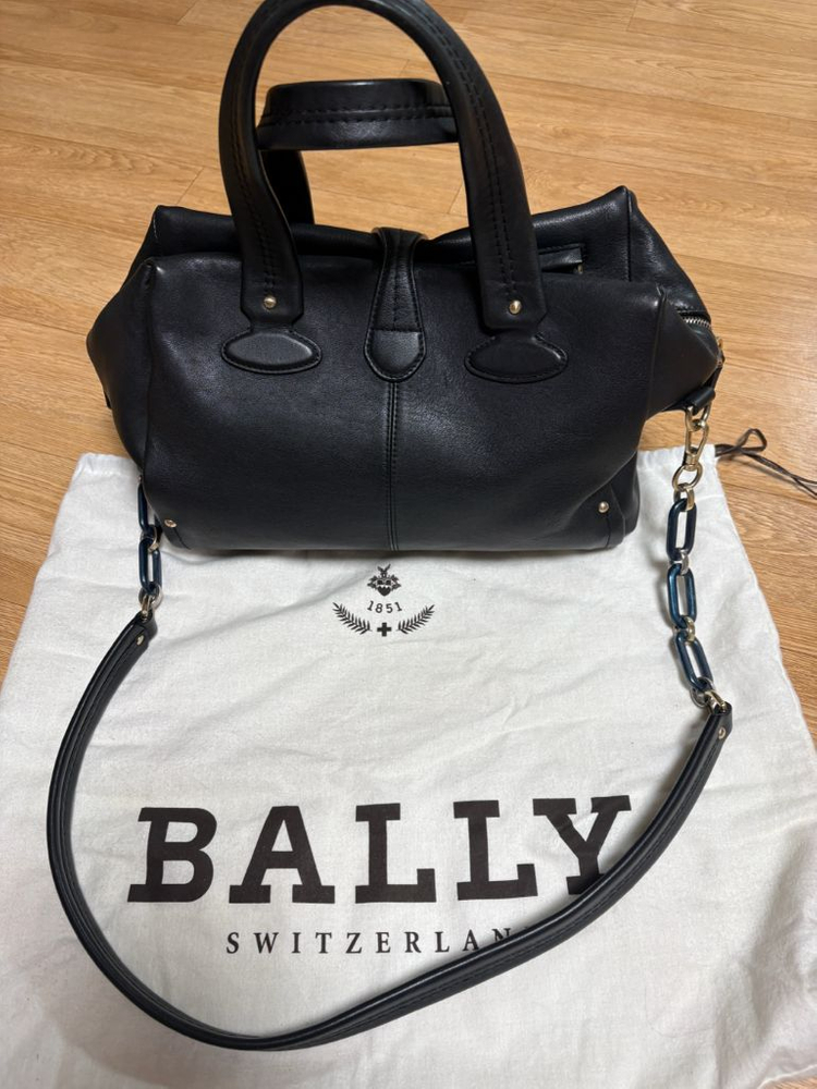 발리 모리츠 마드리엘레 백 이미지