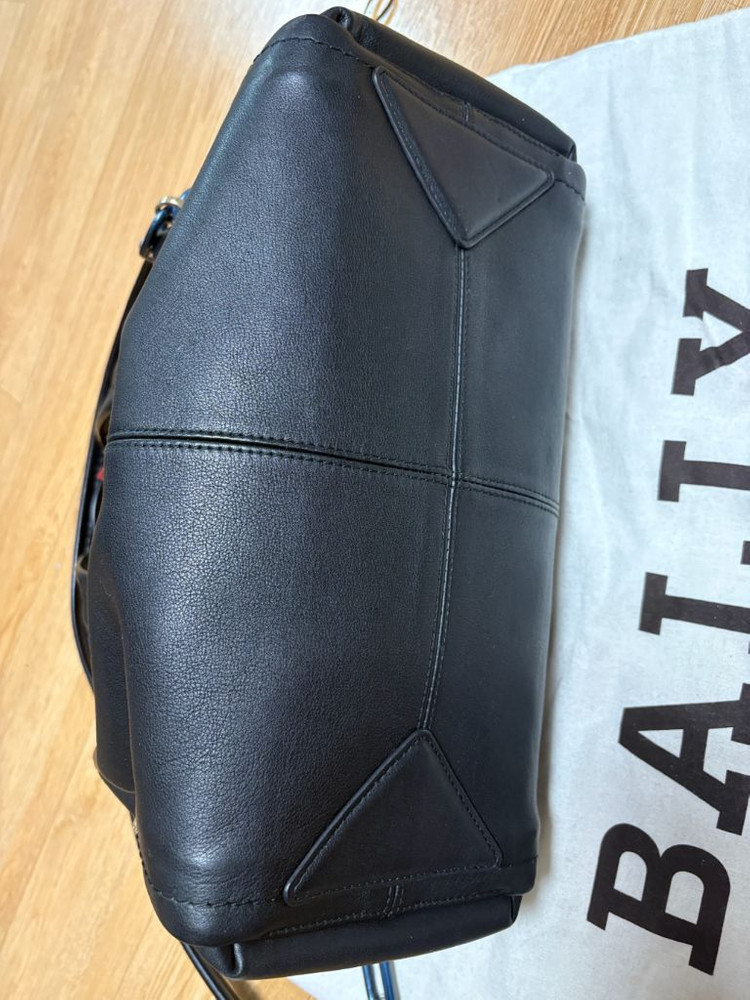 발리 모리츠 마드리엘레 백 이미지