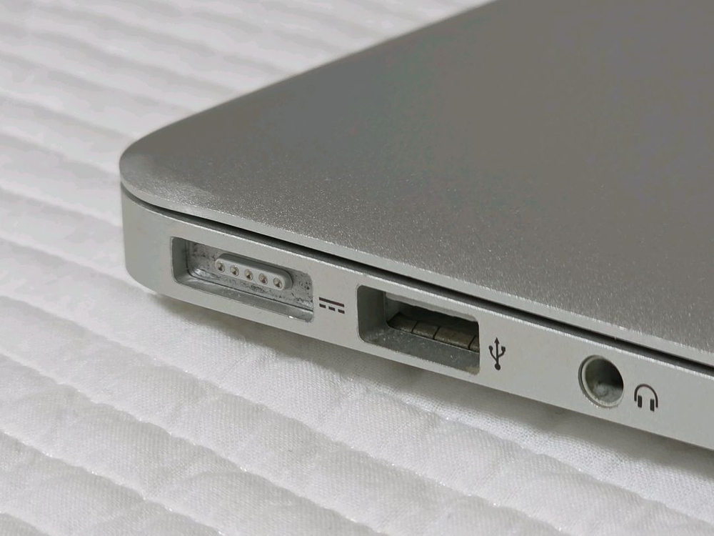 맥북에어 13인치 2012 mid / i7 듀얼코어 / SSD 256GB / RAM 8GB +매직마우스 이미지