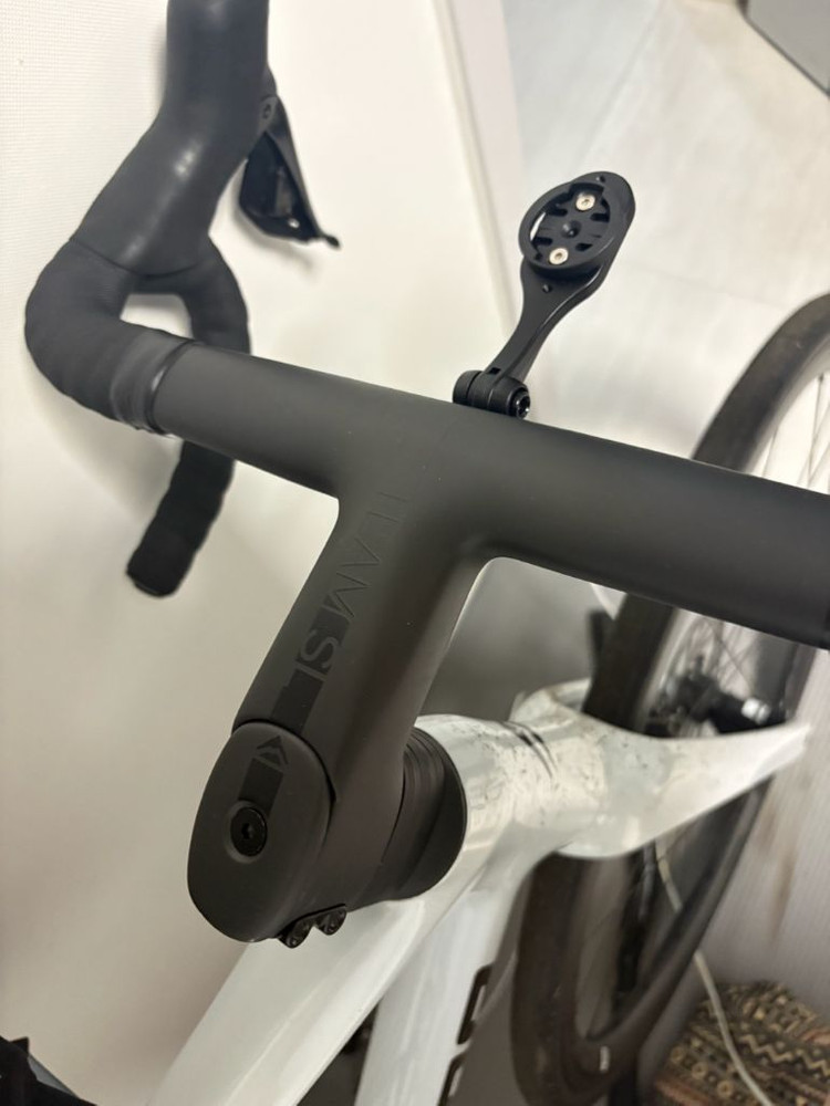 메리다 팀 SL 카본 일체형 핸들바 이미지