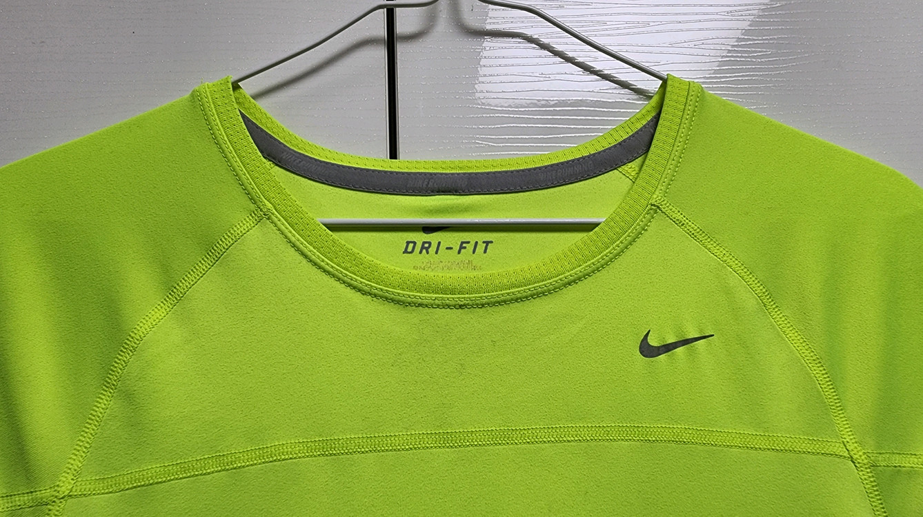 나이키(드라이핏)형광(여성티셔츠)L--1