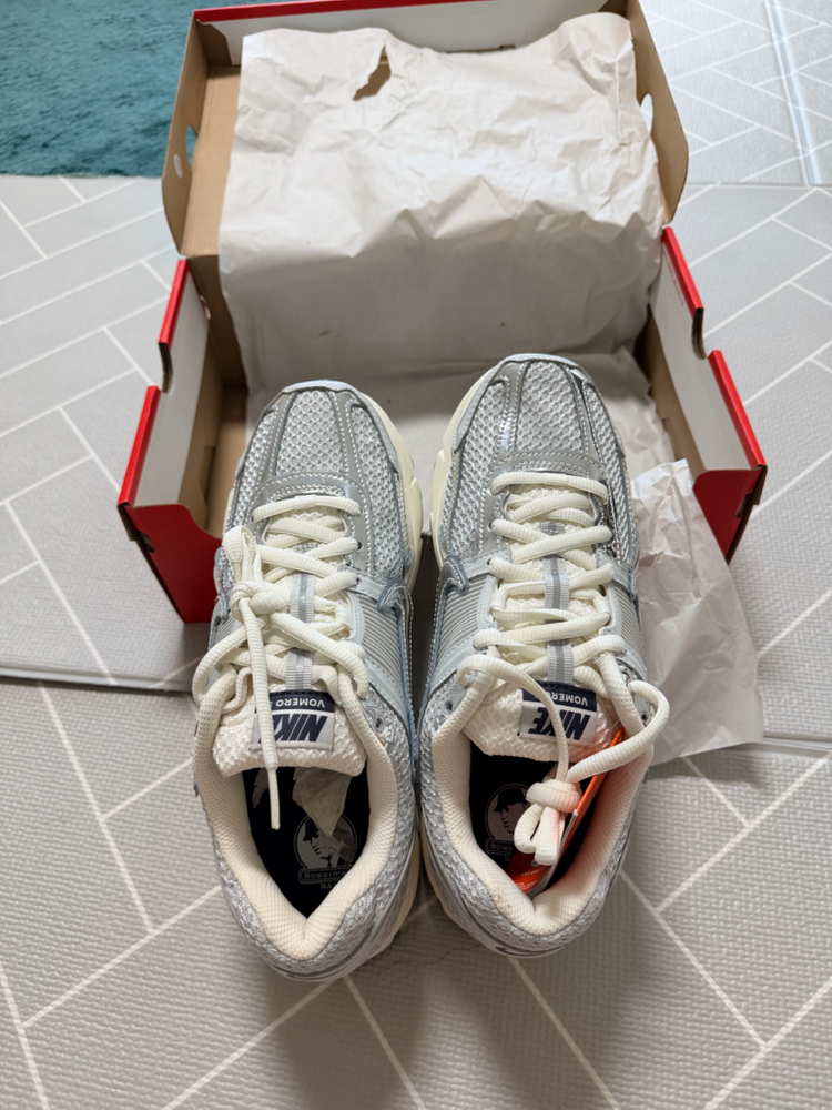 (미사용) 나이키 줌 보메로 5 흰/은 270~275--2