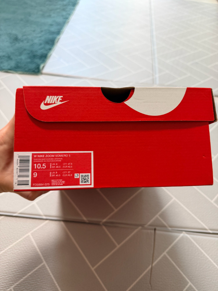 (미사용) 나이키 줌 보메로 5 흰/은 270~275--4