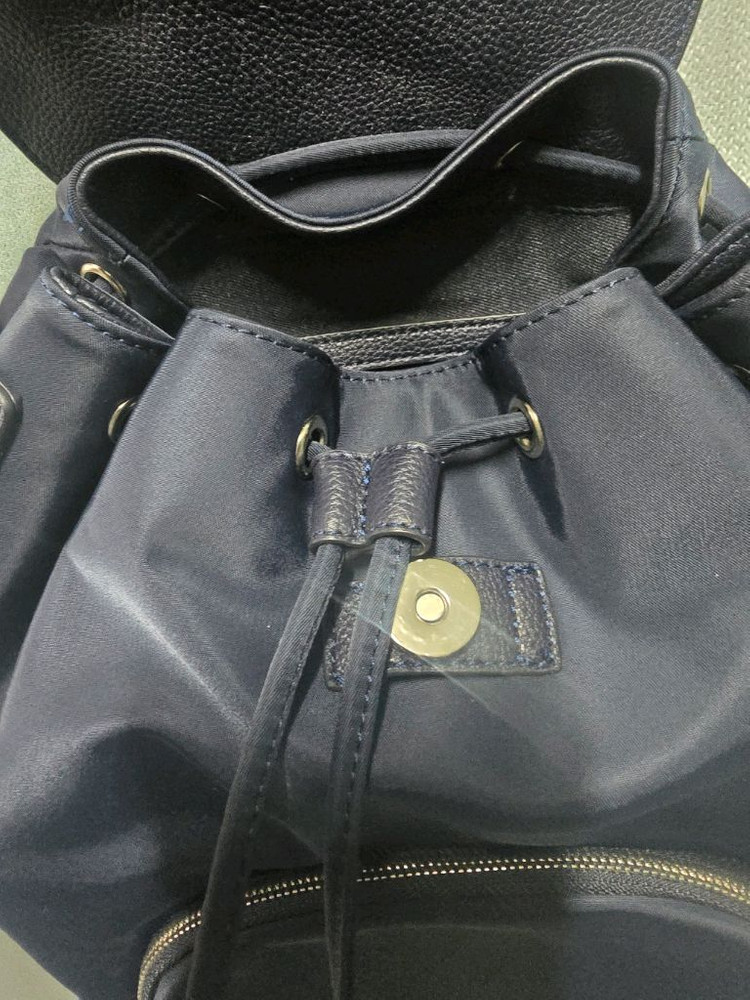 올리비아 하슬러 백팩 이미지