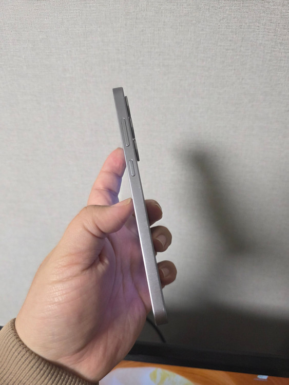 갤럭시 S25플러스 실버 256기가 A급 팔아요~--2