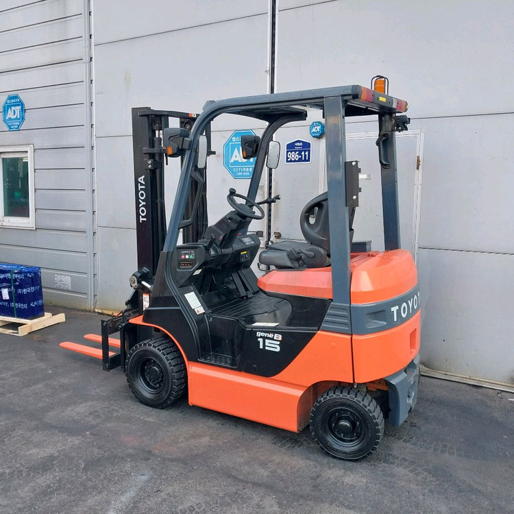 도요타 전동지게차 1.5톤 회전포크 장착 2020년식 이미지