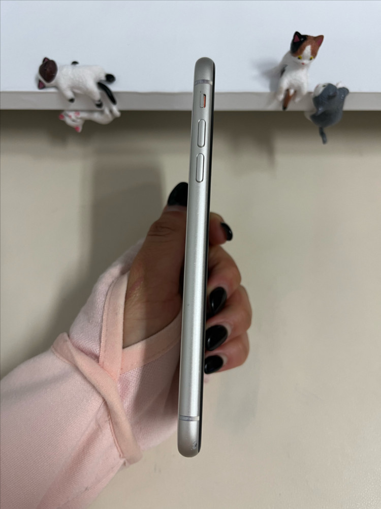 아이폰11 128G 화이트 S급!--4