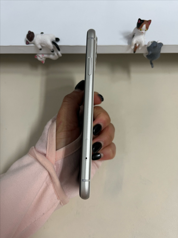 아이폰11 128G 화이트 S급!--5