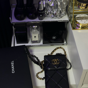 샤넬19 핸드폰백 폰홀더크로스백 체인백 ap1773 woc