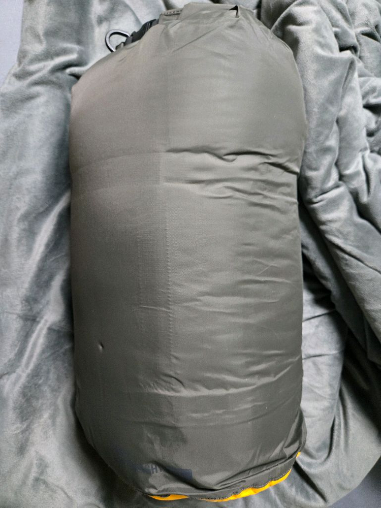 (미사용품)스너그팩 슬리퍼라이트 침낭+씨투서밋 드라이백벨루가 20L--1