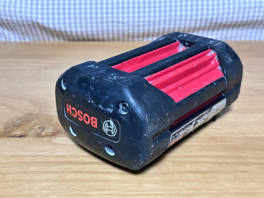 보쉬 36V 4.0Ah 배터리입니다 이미지