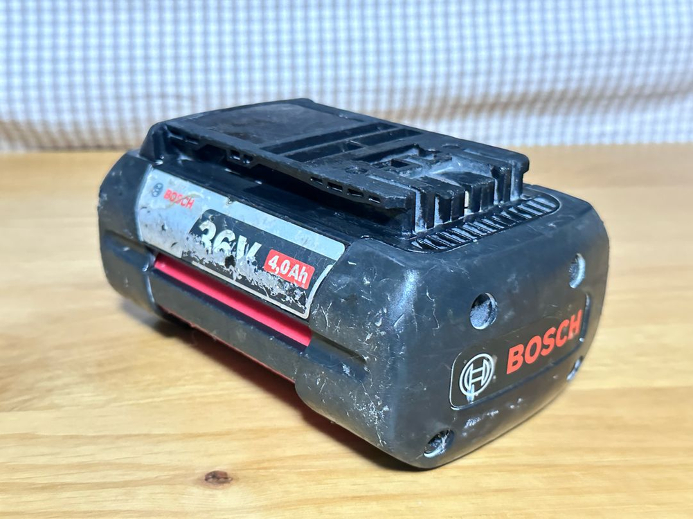 보쉬 36V 4.0Ah 배터리입니다 이미지