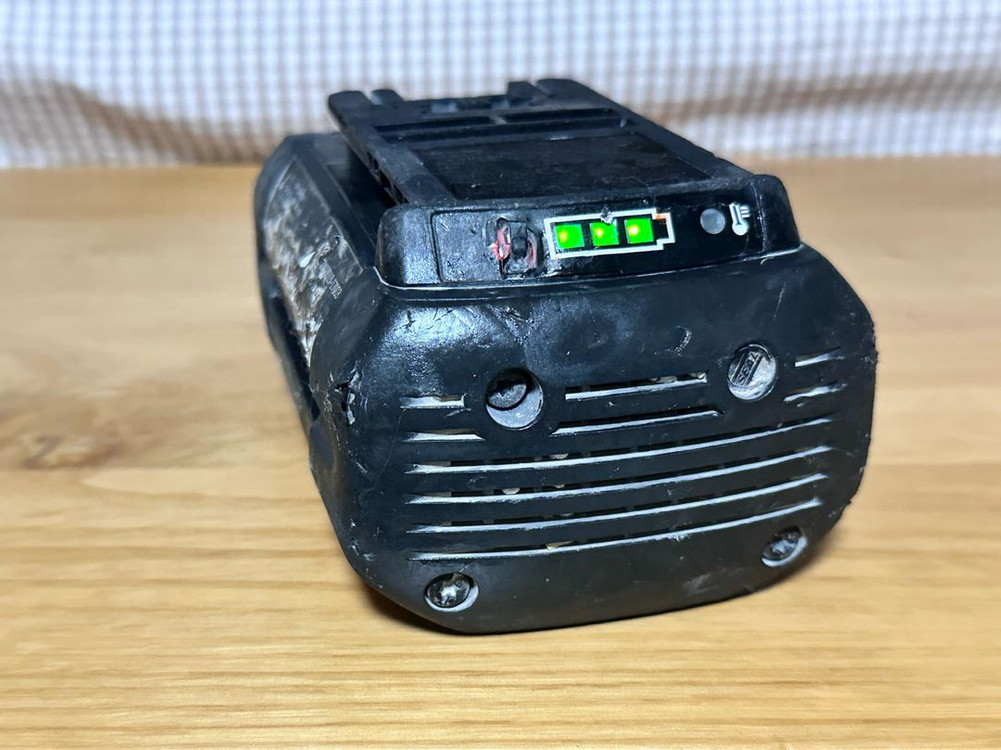 보쉬 36V 4.0Ah 배터리입니다 이미지