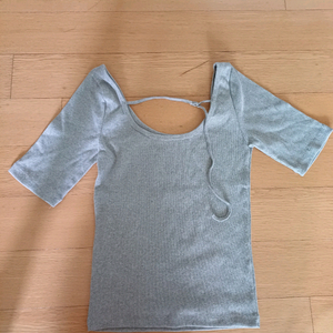 (새제품) 도매택 FLOWER 그레이 티셔츠