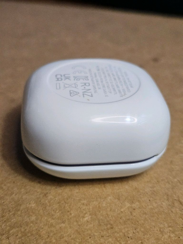 갤럭시 버즈2 라벤더 충전본체 SM-R177 이미지