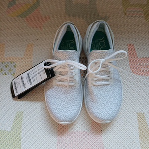 (새제품) 스케쳐스 운동화 220