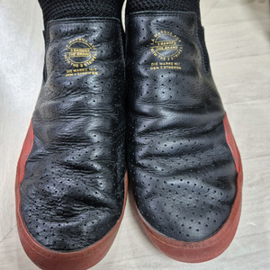 정품 아디다스 Na Kel 블랙스칼렛 스케이트보드화