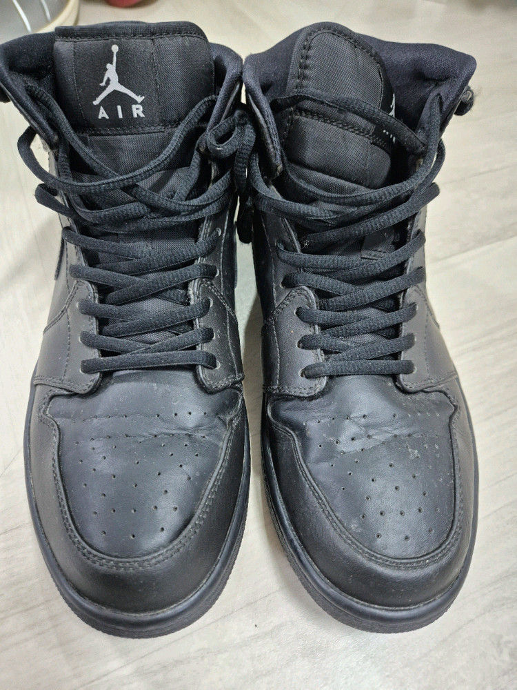 정품 나이키 에어조던1 미드 블랙--1