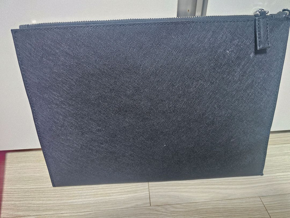 프라다 사피아노 클러치백 팝니다 정품 이미지