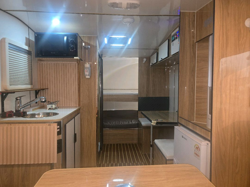 언캠프 500급 국산 카라반 이미지