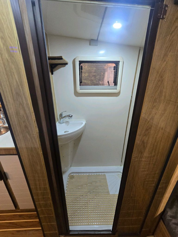 언캠프 500급 국산 카라반 이미지